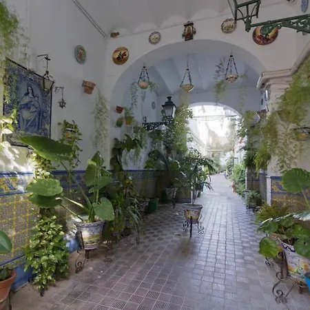 Castilla Triana Courtyard By Valcambre Apartment Seville
